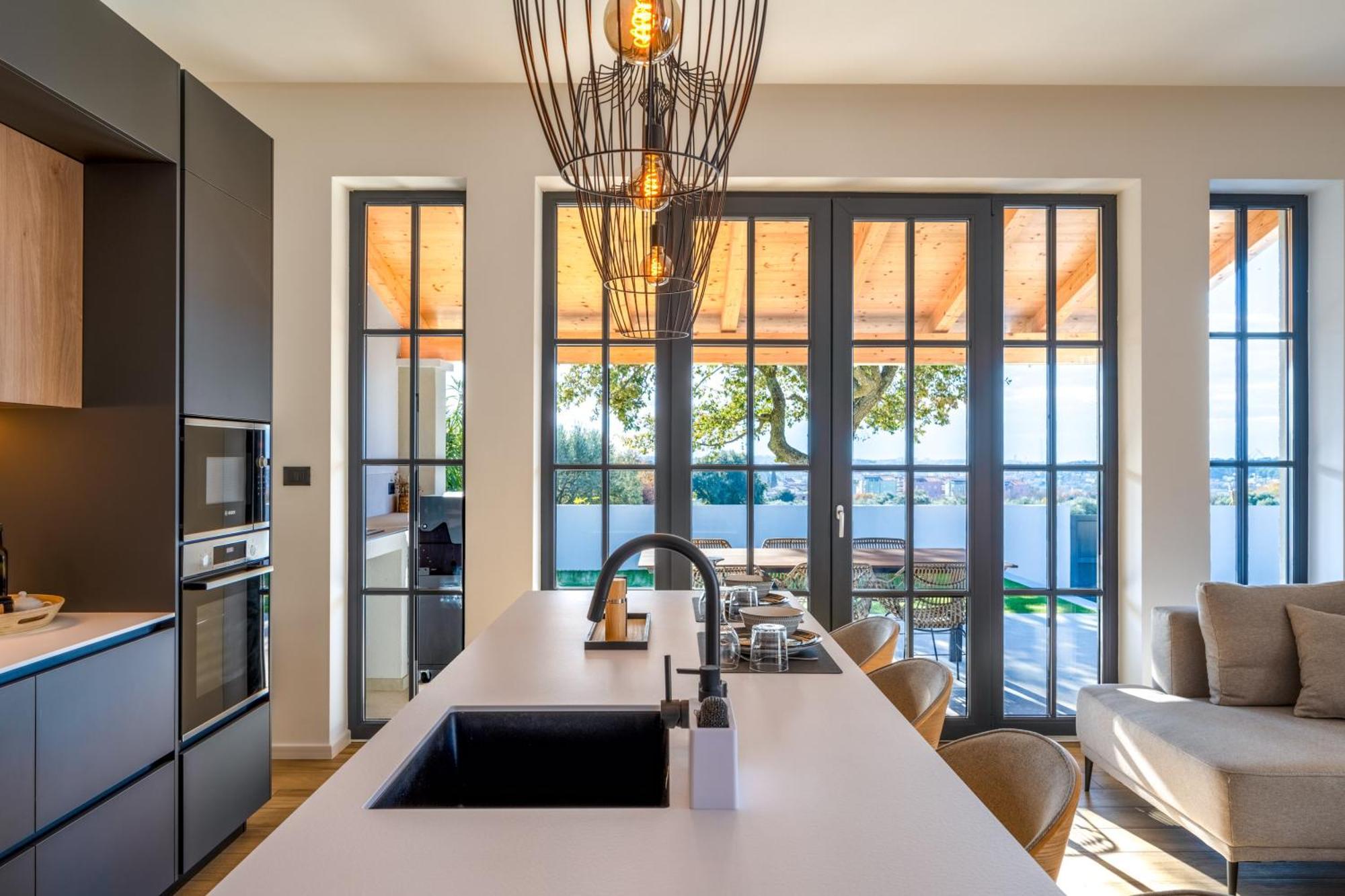 Villa Vista - New Entry 2025 *