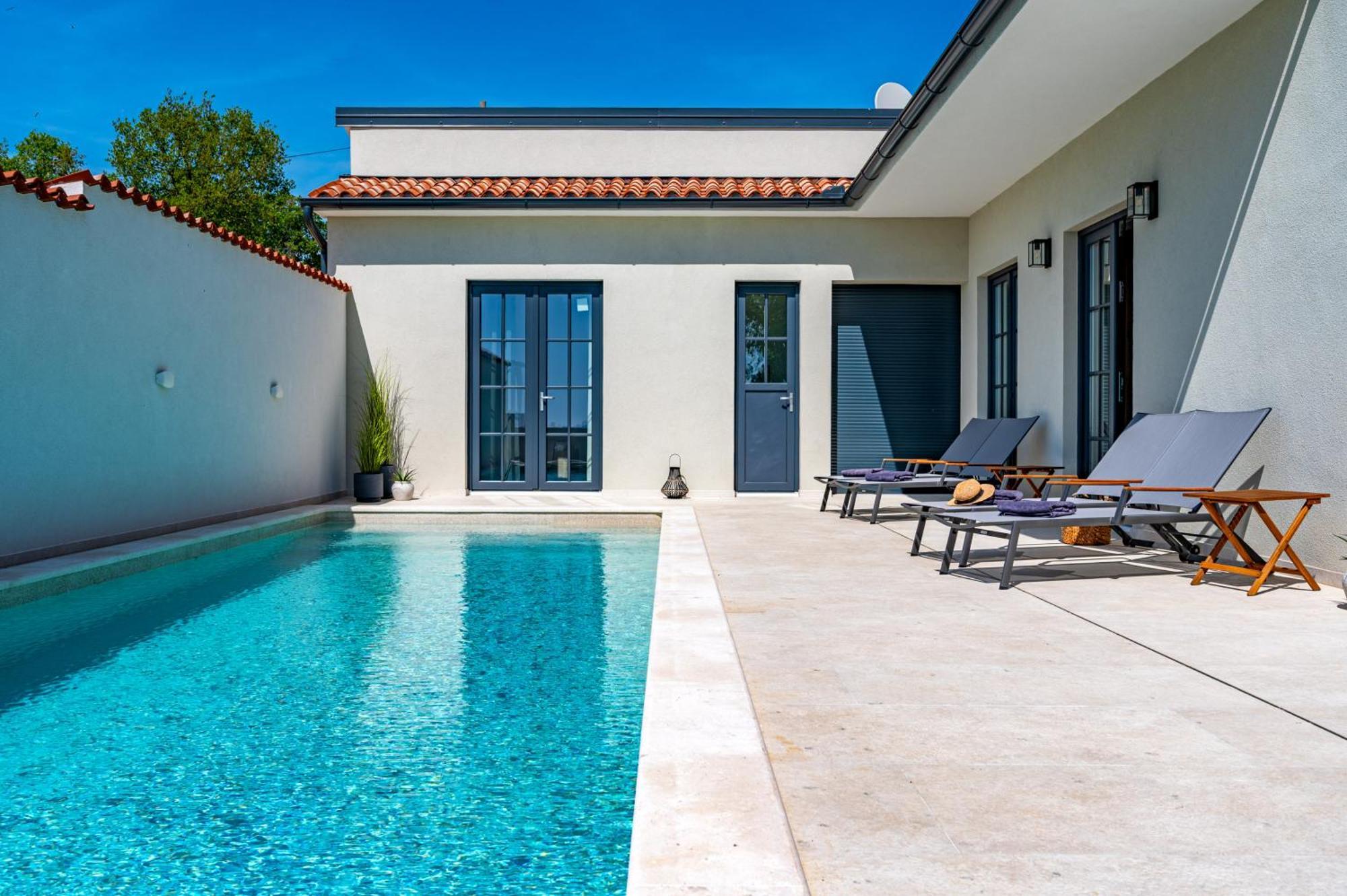 Vista - New Entry 2025 Villa *